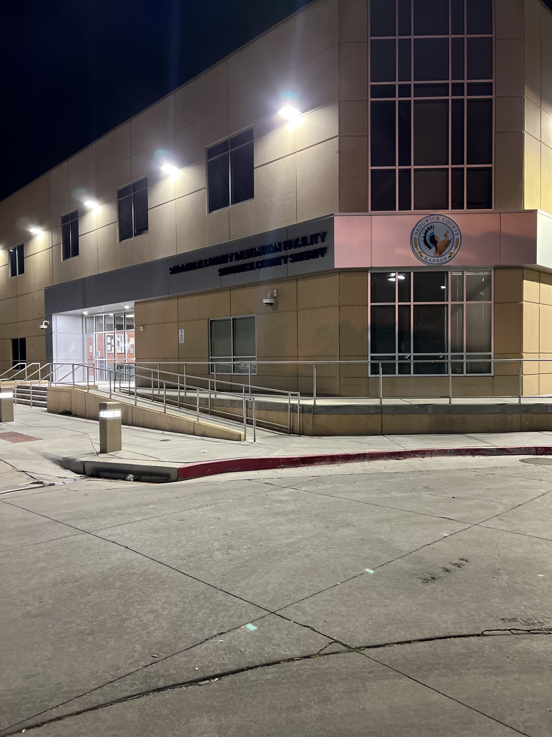 Sedgwick County Jail in Wichita Kansas near Baxter Bail Bonds where cosigners meet for bail bond